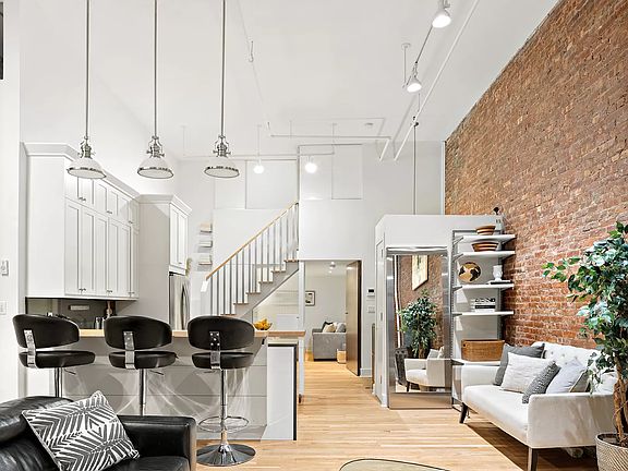 4th image of 74 Reade St APT 2ER
