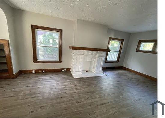 3rd image of 480 E 120th St