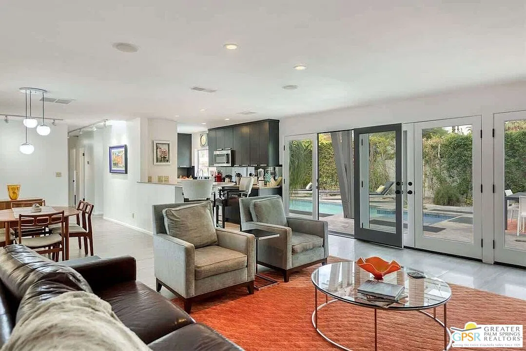 2 bed, 2.0 bath, 1200 sqft, $6,150 — Photo 3