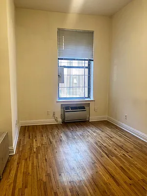 Rented by Urban Real Estate Inc | media 2
