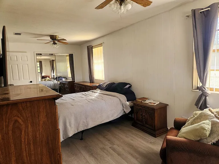 2355 SE State Road 100 — Photo 10
