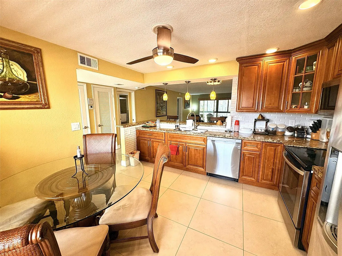 Building Photo - 271 S Hollybrook Dr #205