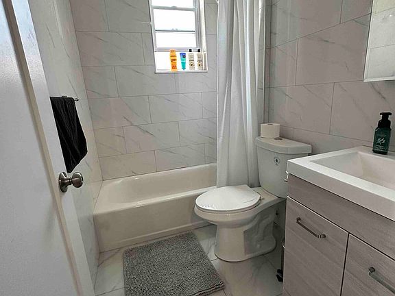 3rd image of 1732 Dekalb Ave