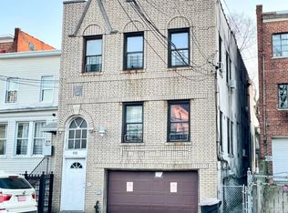 836 E 223rd St, Bronx, NY 10466