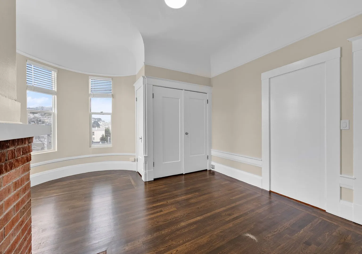120 Webster Street (737r) — Photo 2
