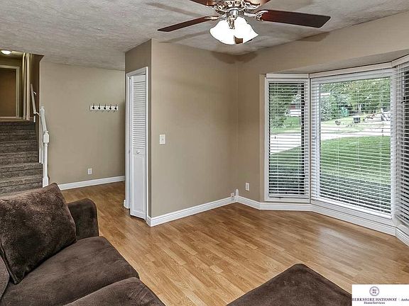5th image of 2555 Holly St