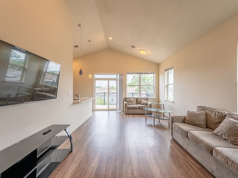 Roland Realty — Photo 22