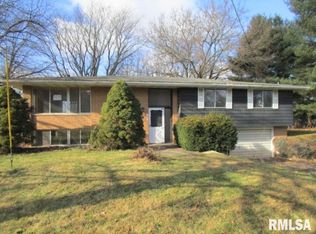 1521 Division St, Metamora, IL 61548