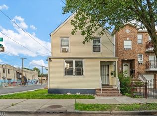 718 S 13th St, Newark, NJ 07103