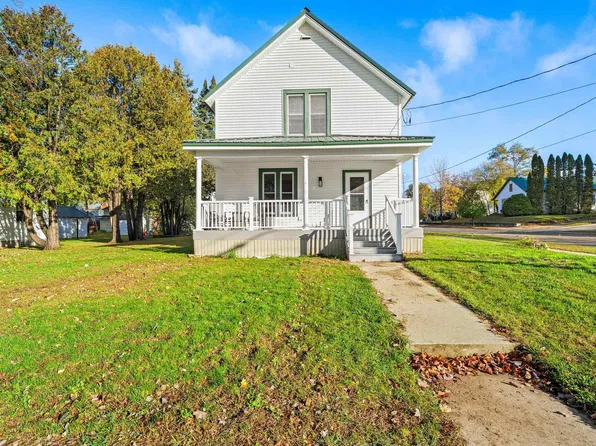 719 S Bartlett St, Shawano, WI 54166