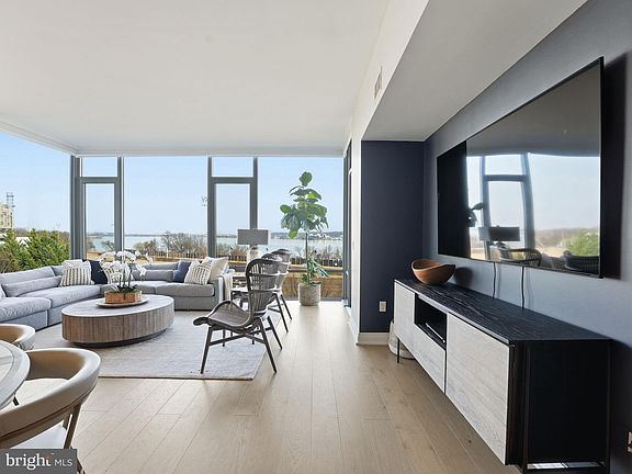 4th image of 1201 N Royal St #407