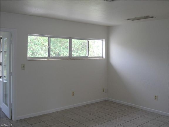 5th image of 209 Leeland Heights Blvd W