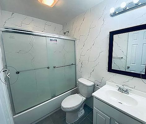 4th image of 849 Glenmore Ave #1