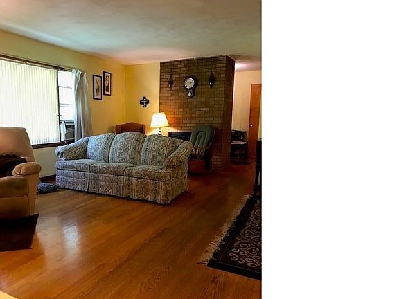 5th image of 1843 E 76th Ter