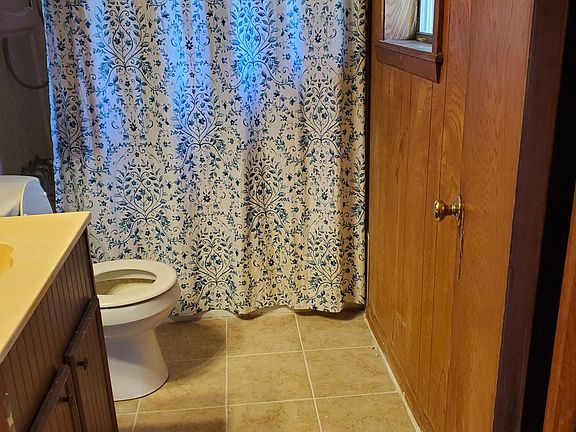 bath with tub & shower