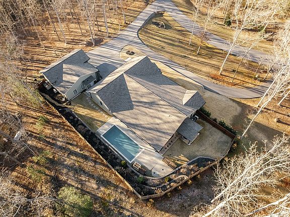 2nd image of 52 Ivy Ridge Ct