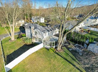 236 Valley Rd, Valley Cottage, NY 10989