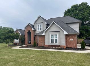 109 Winding Brook Ln, Huntsville, AL 35811