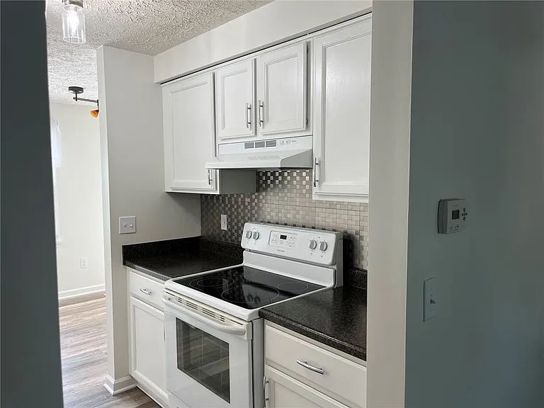 173 Wycliff Dr — Photo 4