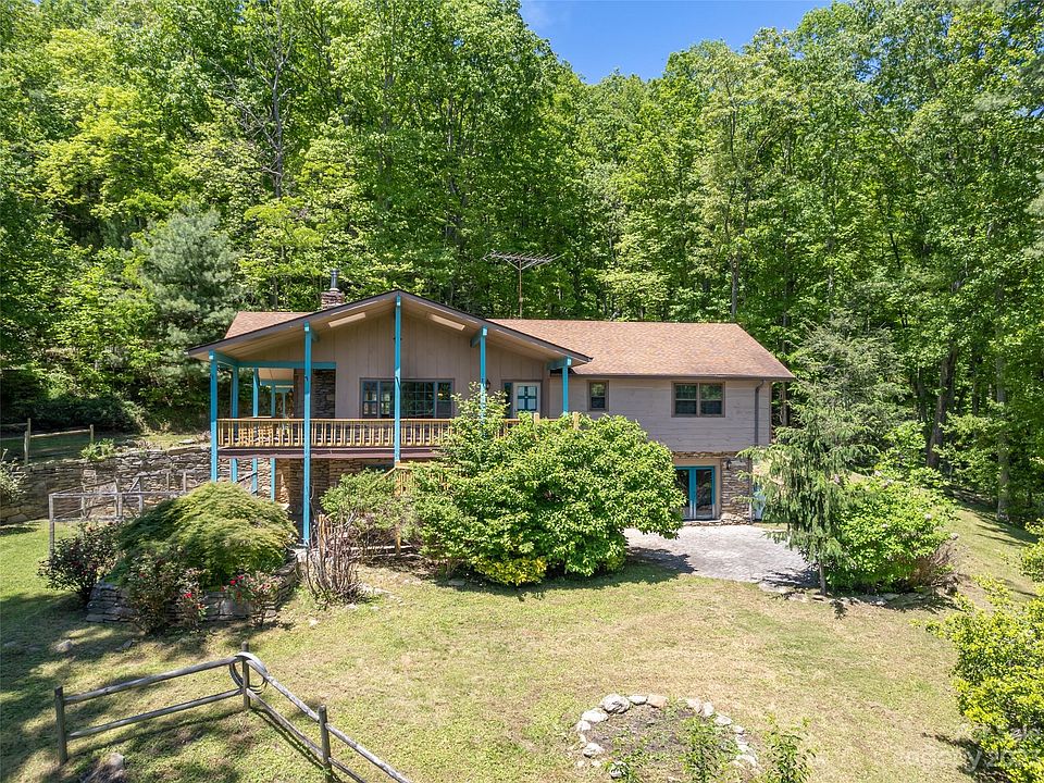 1st image of 390 Evening Shade Ln