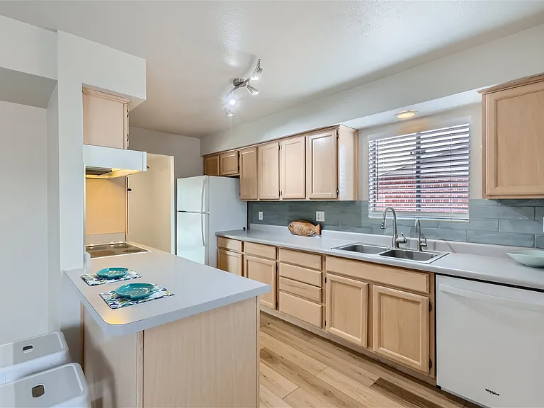 8725 E Valley View Rd — Photo 5