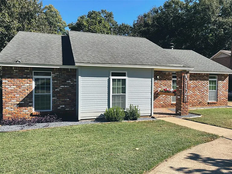 3121 Milan Dr — Photo 21