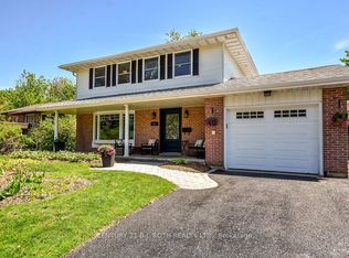21 Belcourt Ave, Barrie, ON L4M 4E2
