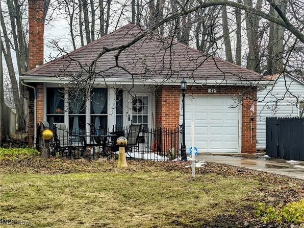 42 Shawondassee Dr, Timberlake, OH 44095