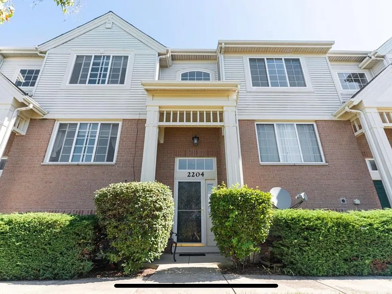 2204 W Concord Ln — Photo 15