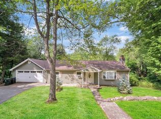 134 Taunton Hill Rd, Newtown, CT 06470