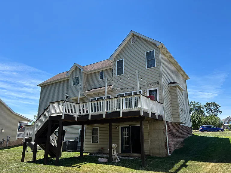 101 Quigley Ct — Photo 3