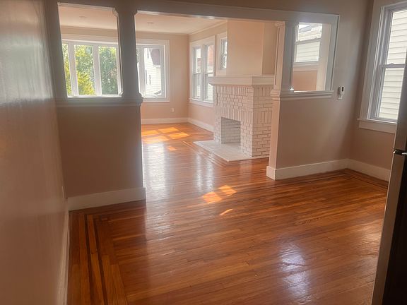 5th image of 159 Brookwood St APT 2