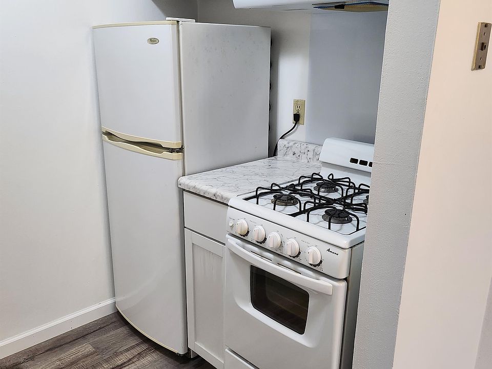 1st image of 100 W Grove St #11151553
