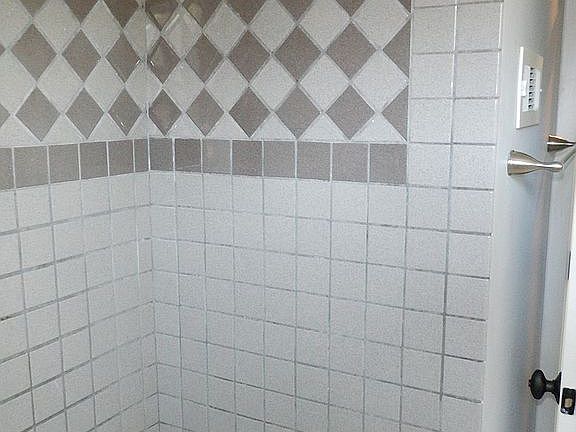 5th image of 2328 Lawson Ave