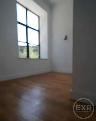 Rented by EXR | media 28