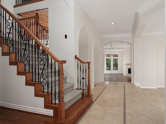 4th image of 11 N Lansdowne Cir