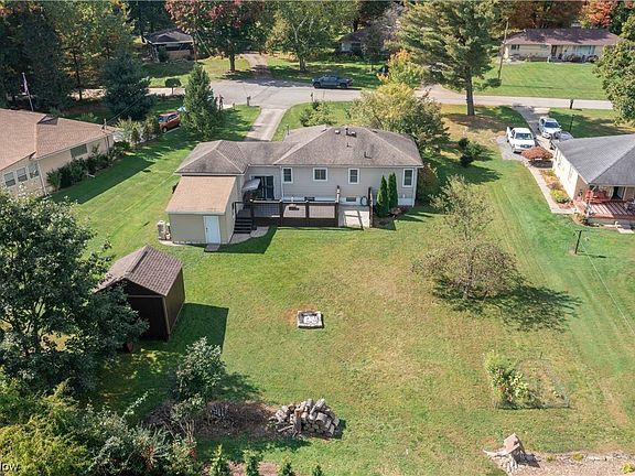 2nd image of 469 Golf Dr SE