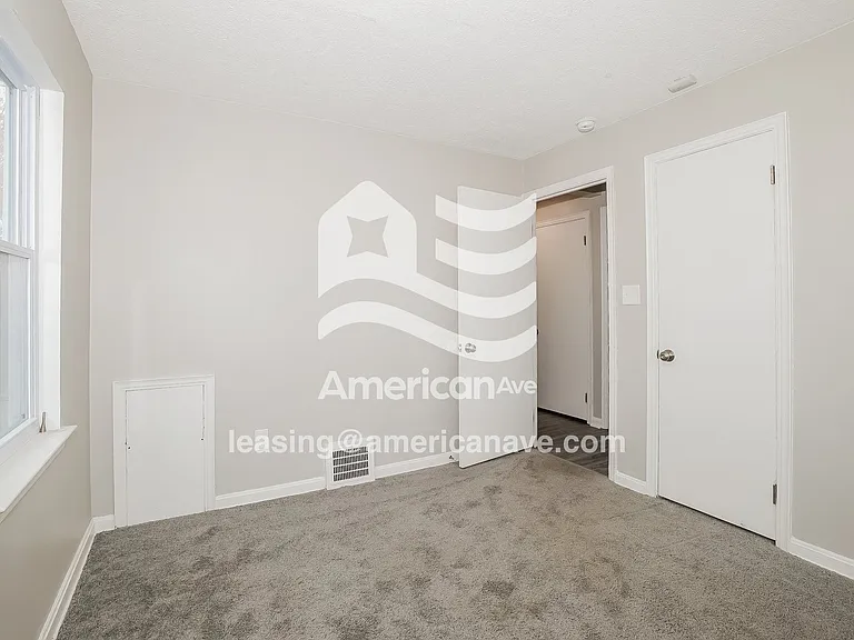 526039_009_wm_-_main_bedroom_13273242.jpg