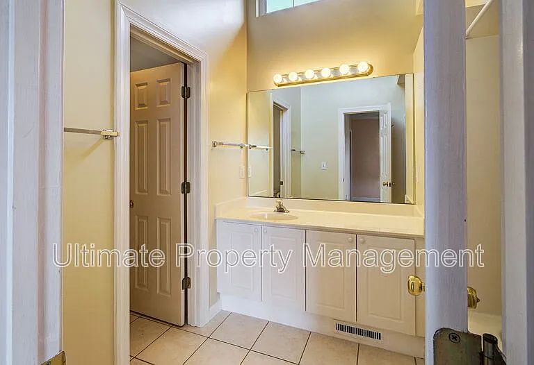 321 S Kerr Ave #102 — Photo 18