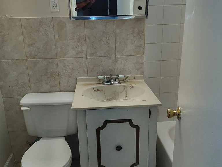 Full bathroom