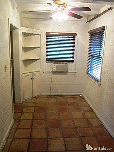 4th image of 2524 N Maroa Ave
