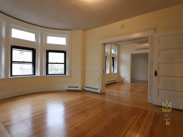 12 Park St APT 1, Brookline, MA 02446