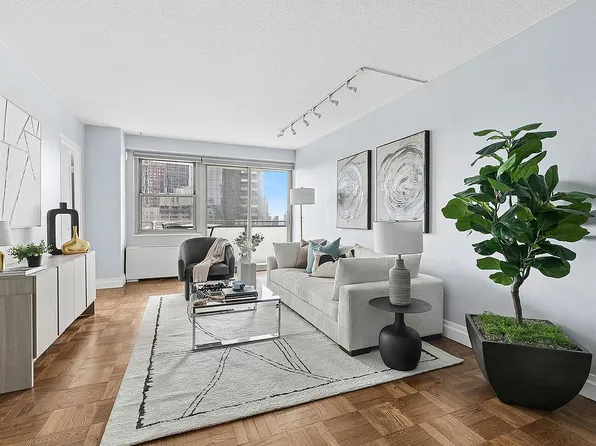 300 E 40th St APT 32F, New York, NY 10016