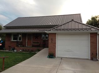 404 E St, Stapleton, NE 69163