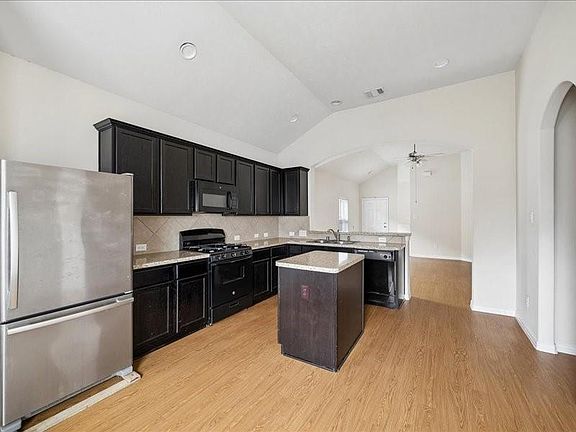 3rd image of 7534 Abbey Point Ln