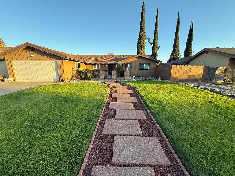 500 E Hickory St — Photo 1