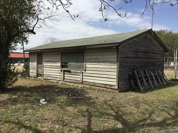 4th image of 1807 Thompson Pl