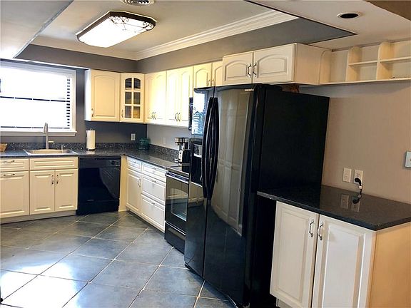 5th image of 224 Marina Dr #224