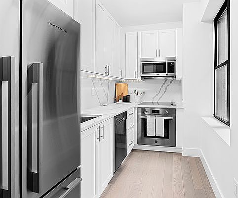 1st image of 915 W End Ave APT 107