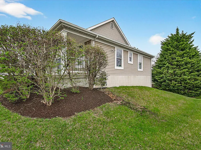 1110 Jousting Way — Photo 30